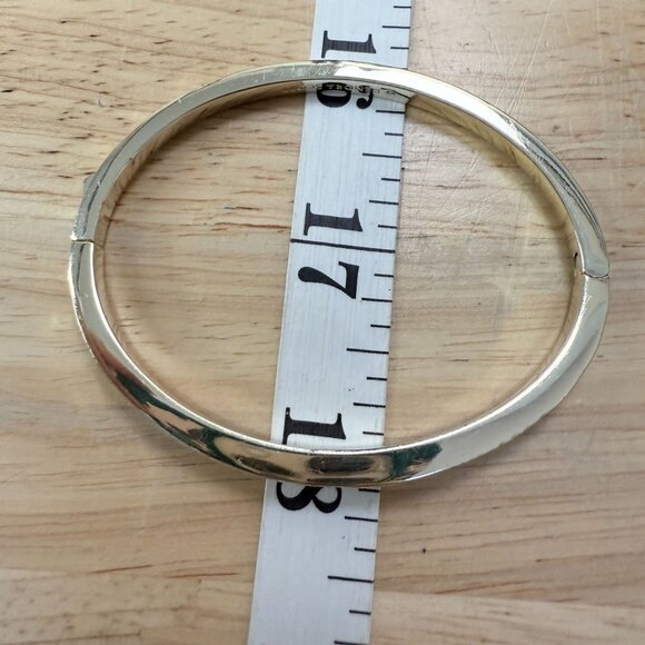 Kendra Scott Gold-Toned Polished Metal Oval Hinged Bangle Bracelet - Picture 5 of 8